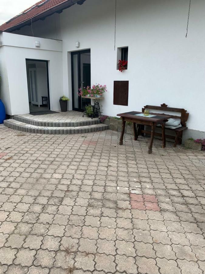 Tolarova Apartman Pardubice Luaran gambar